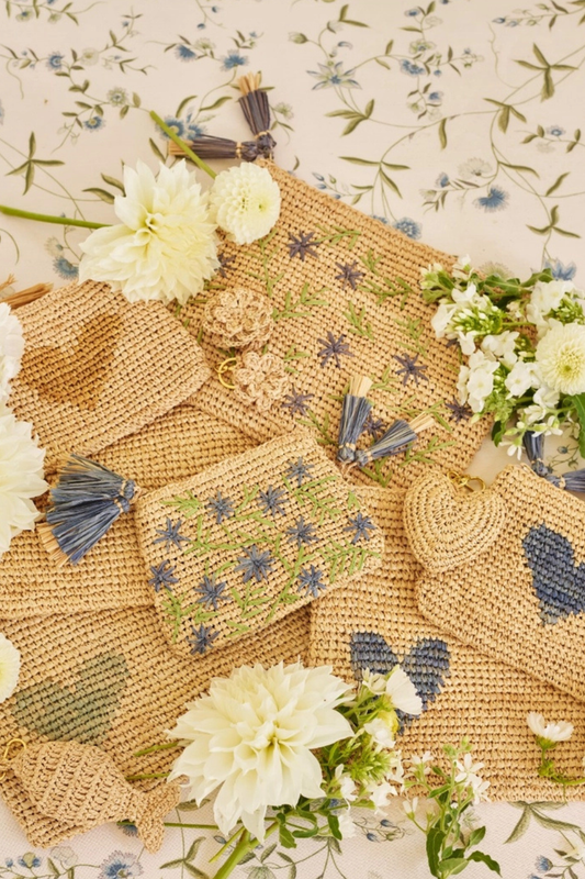 Large Heart Raffia Zip-Pouch