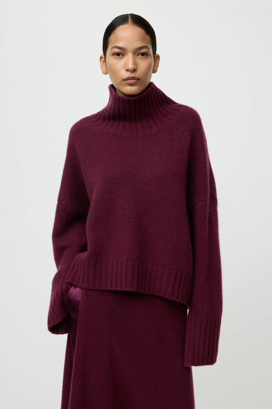 Girlfriend Turtleneck in Bordeaux