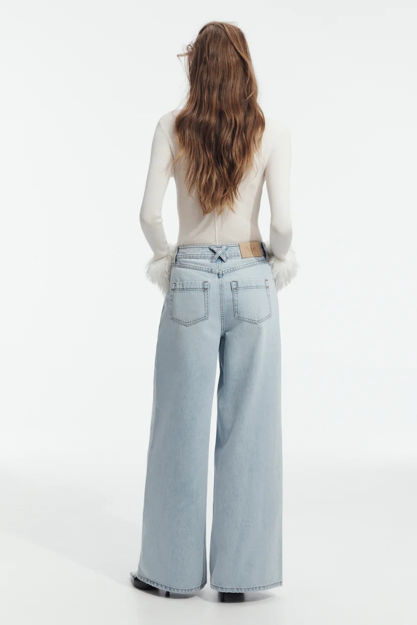 Rylan Extra Wide Leg Jean in Light Wash