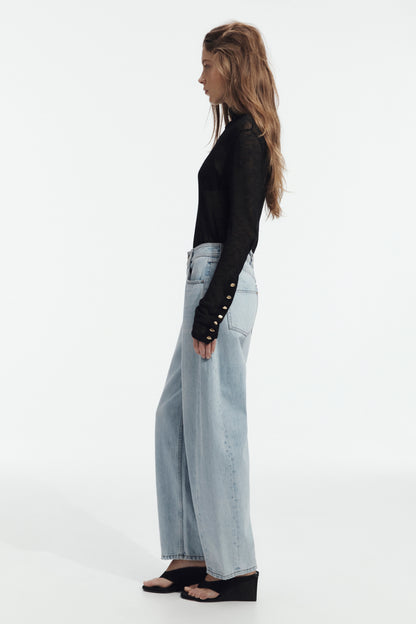 Stevie Barrel Ankle Jean in Light Wash