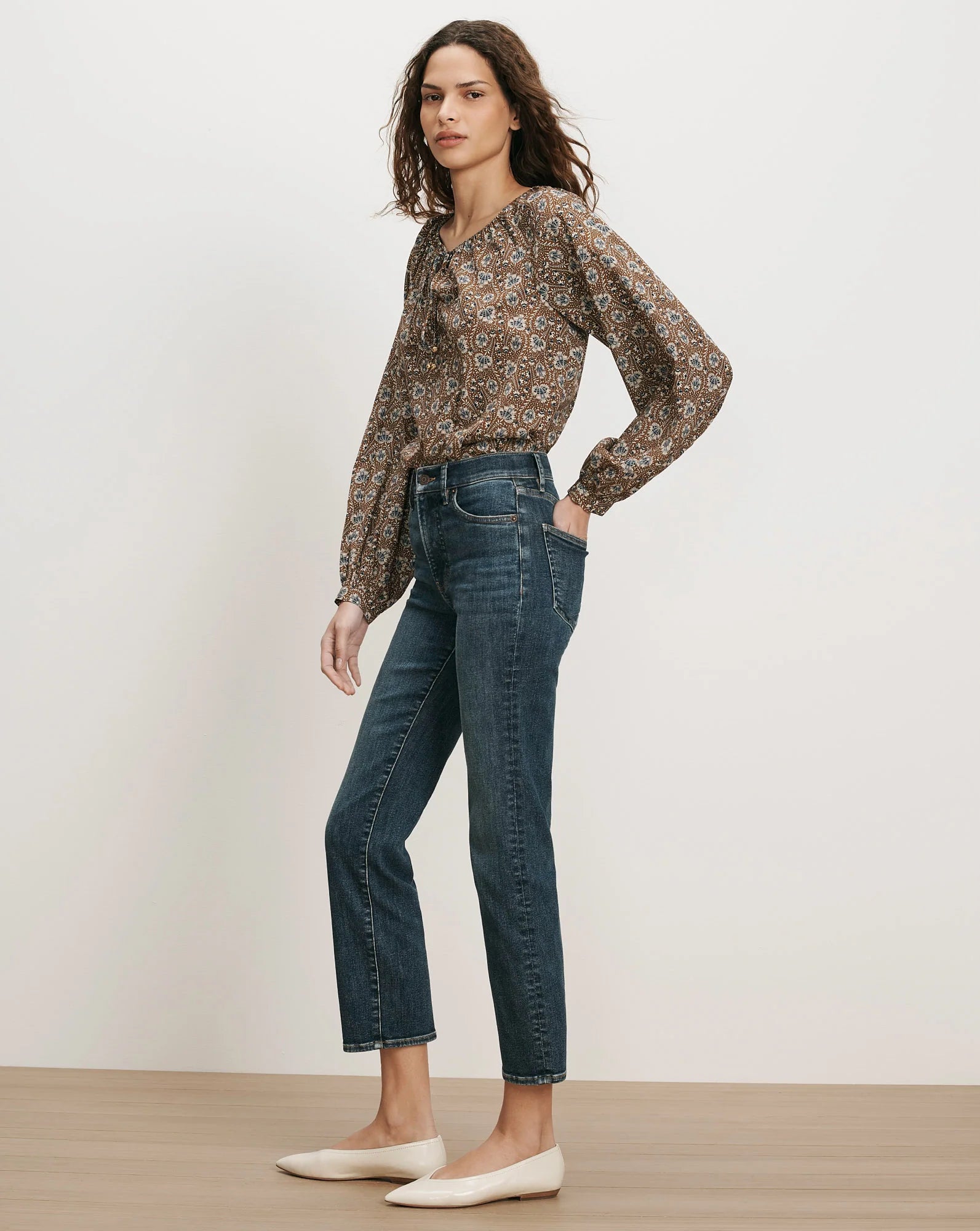 Milla Straight-Leg Jean in Roadside Blue
