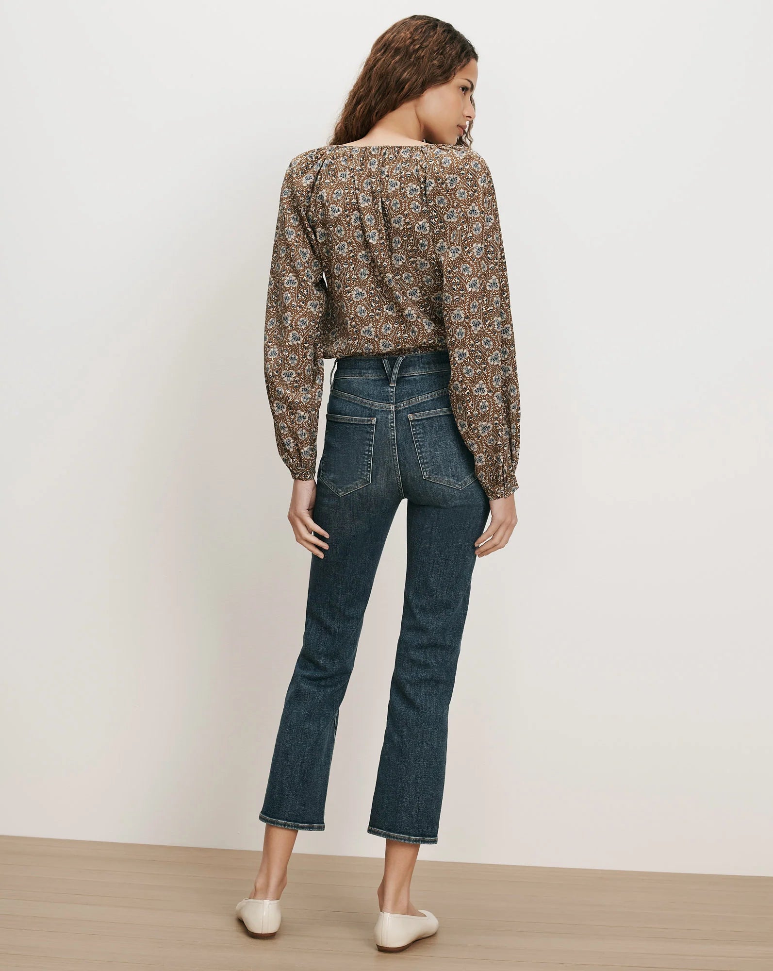 Milla Straight-Leg Jean in Roadside Blue