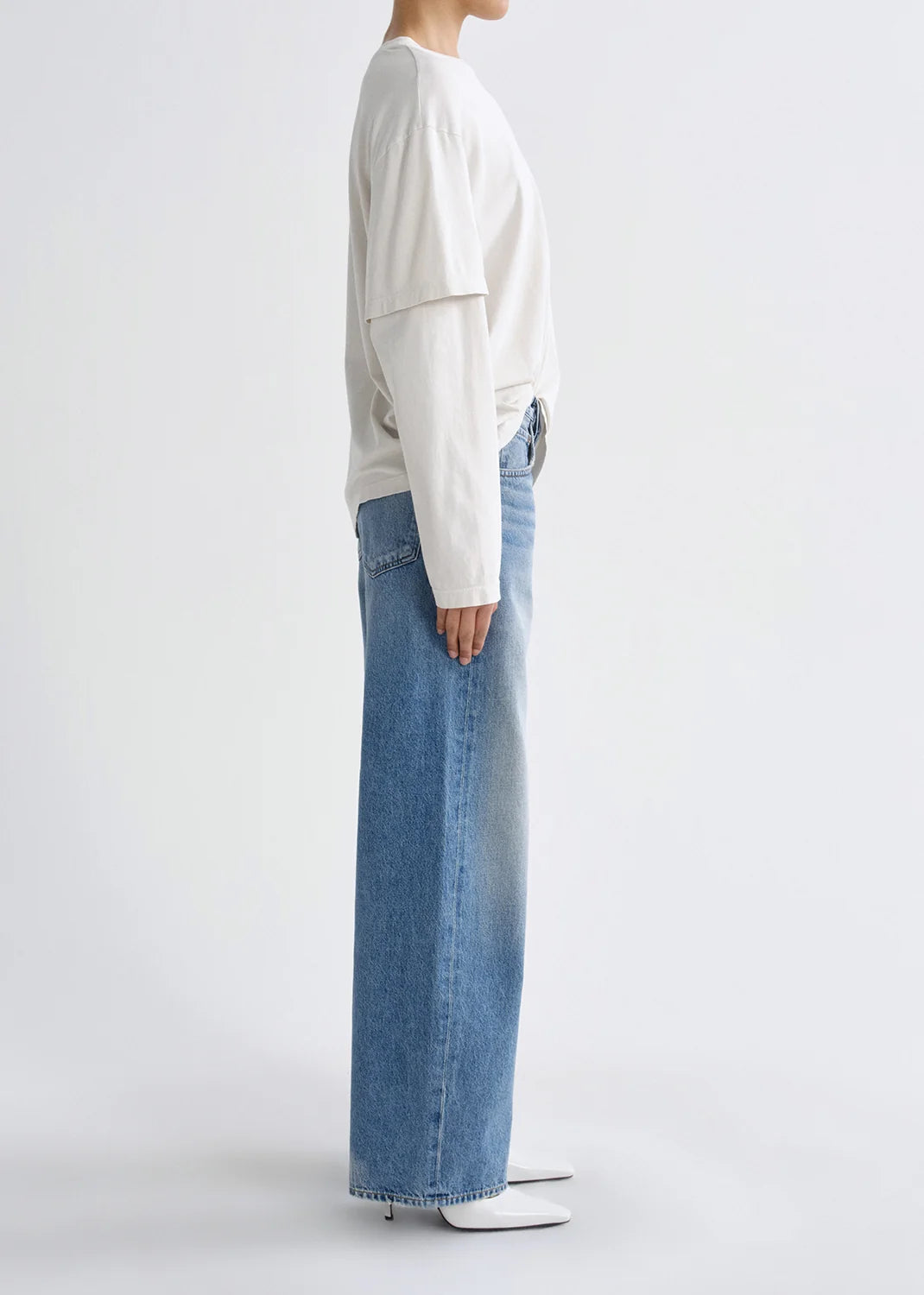 Low Curve Jean in Venture