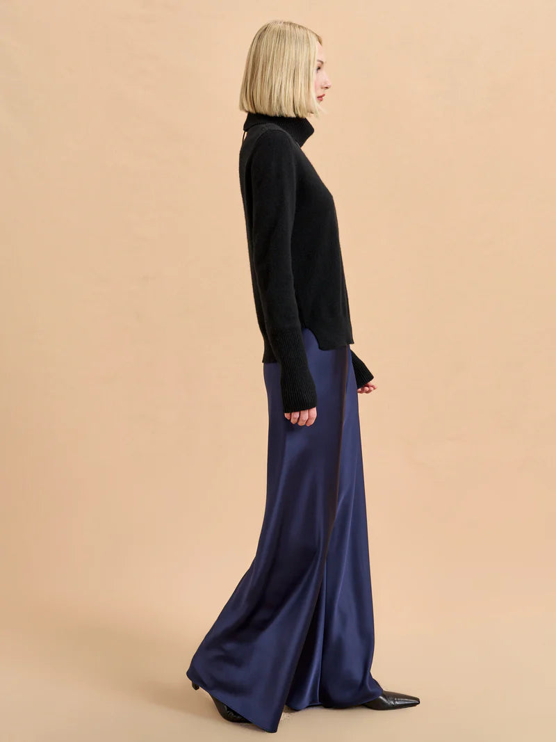 Colby Pant in Midnight