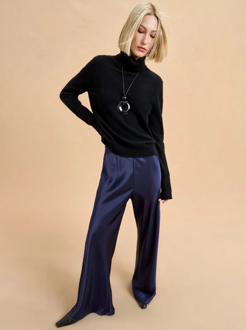 Colby Pant in Midnight