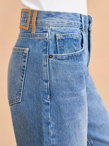 Marilyn Mid-Rise Barrel Jean in Walter