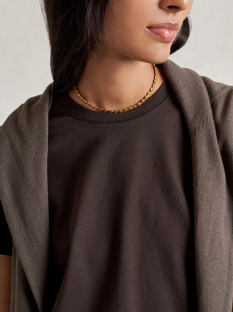 Mol Tee in Chocolate