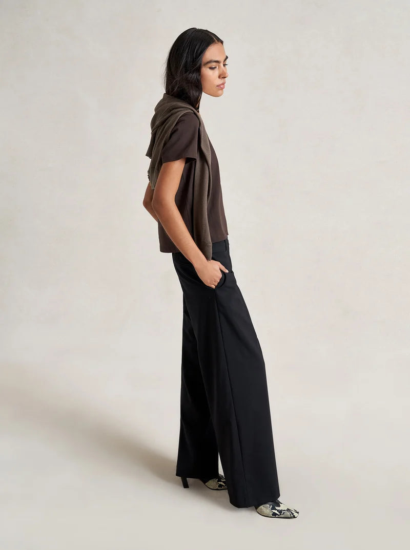 Mol Tee in Chocolate