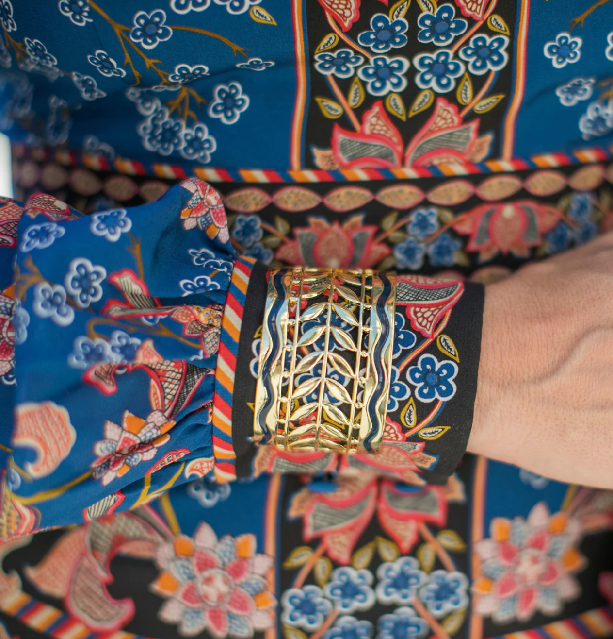 Cala Cuff in Navy