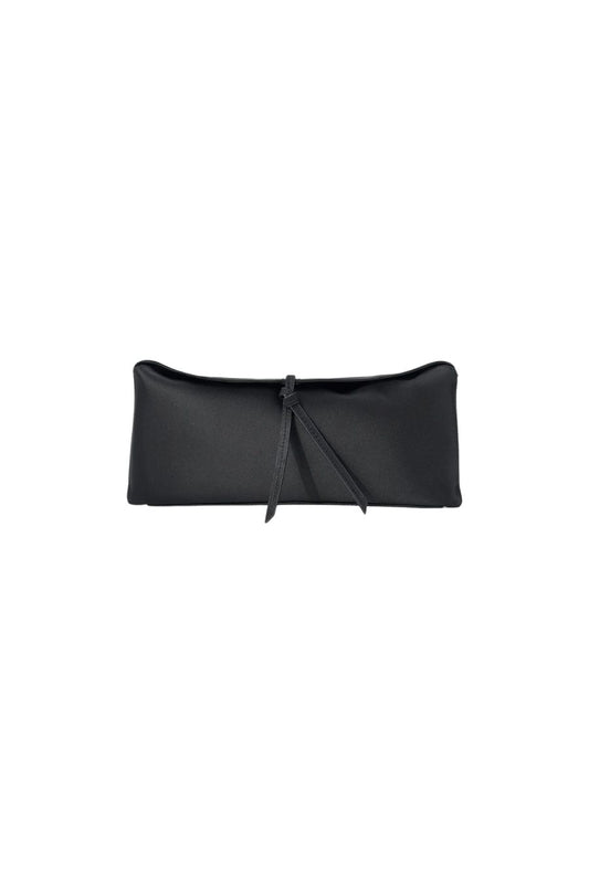 Eve Clutch in Black
