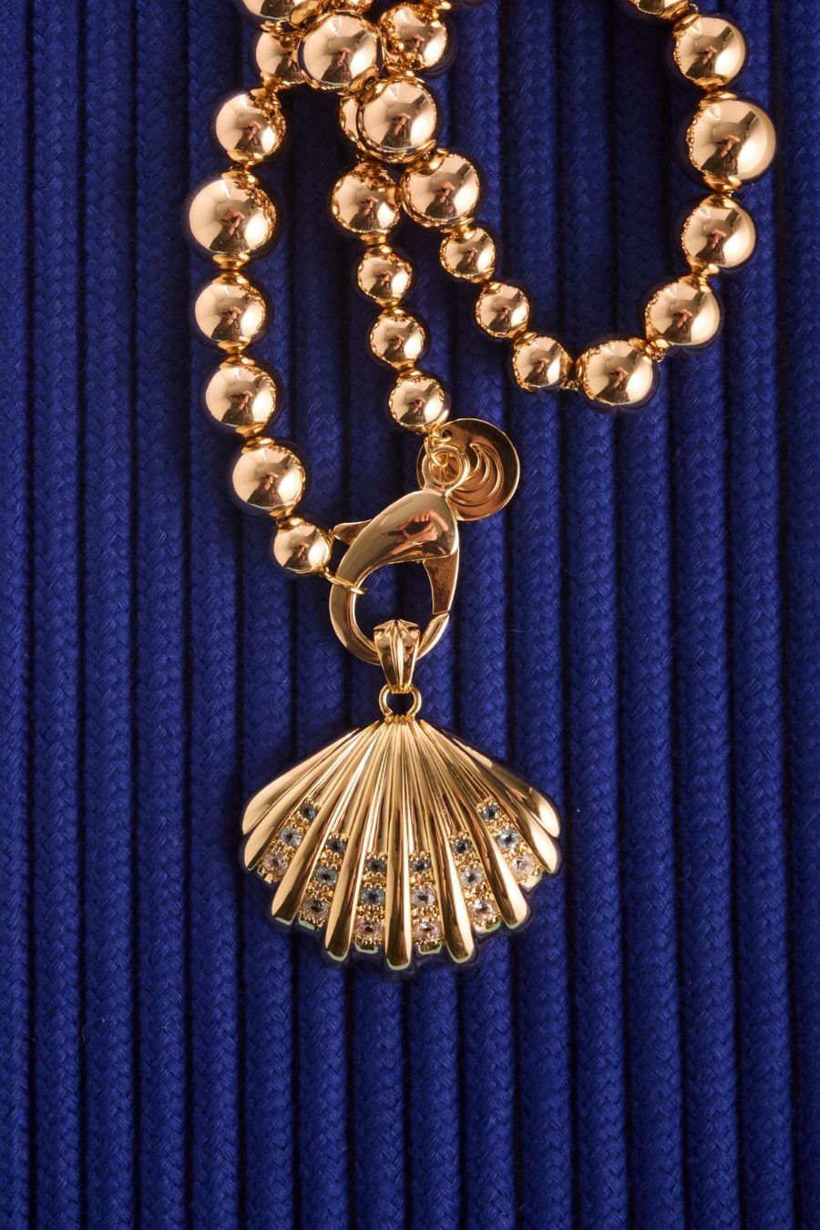 Strong in Waves Shell Pendant Necklace