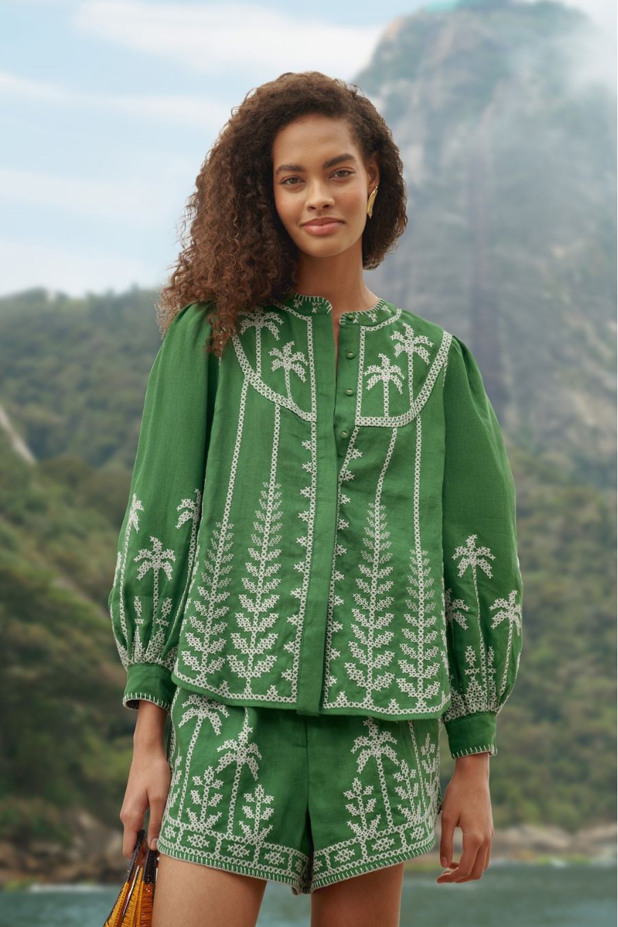 Bicolor Embroidery Blouse in Green