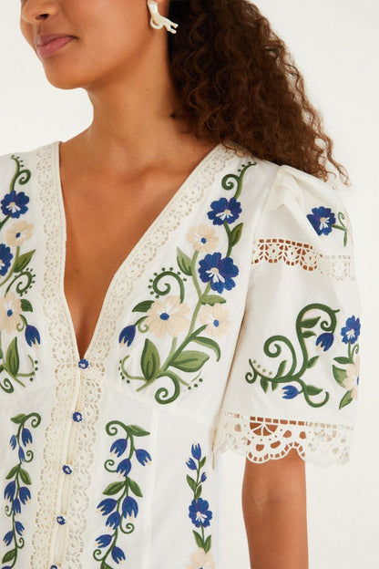 Countryside Land Blouse in Off White