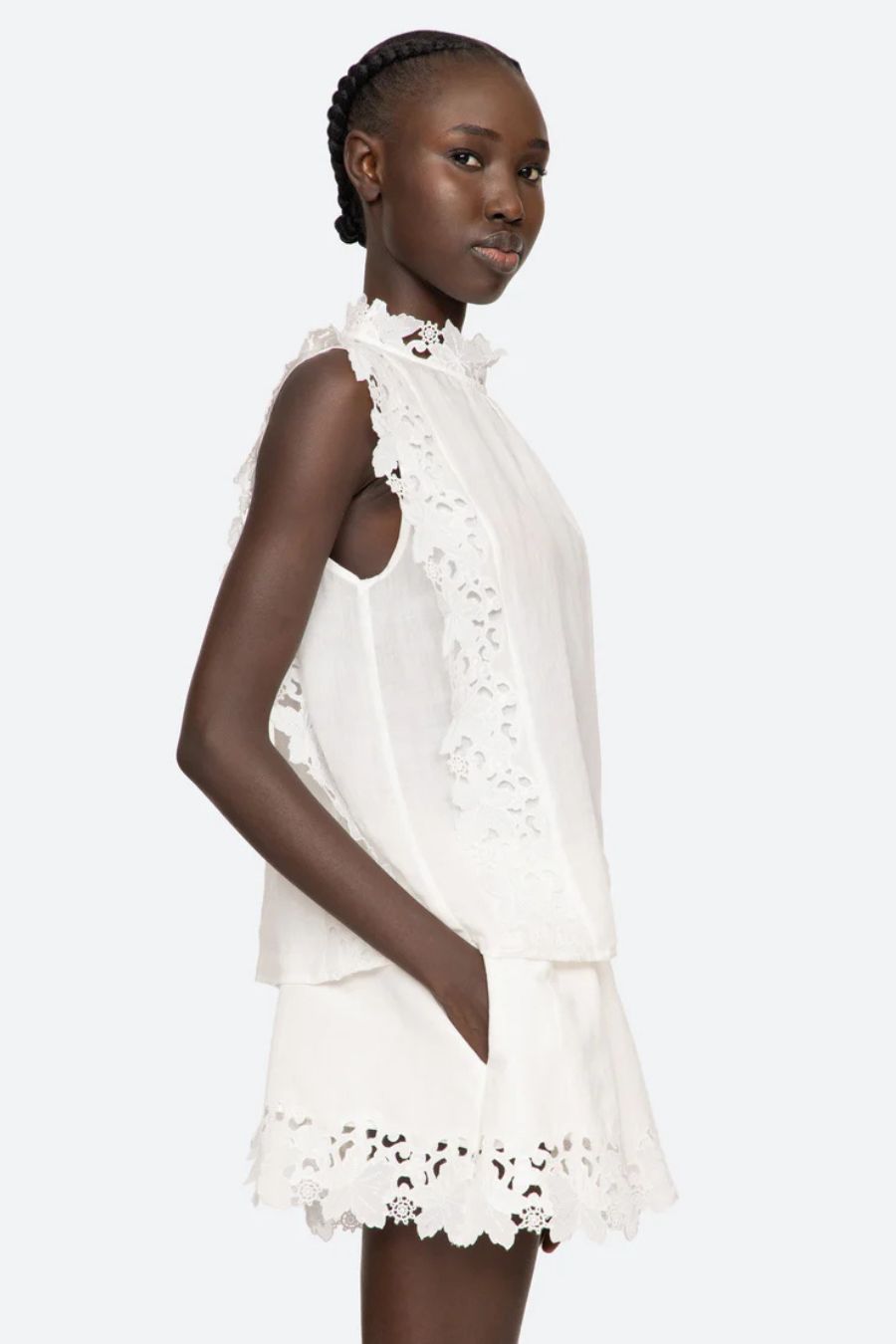 Eleannora Shorts in White
