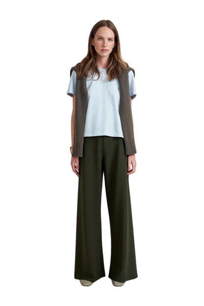 Colby Pant in Dark Olive