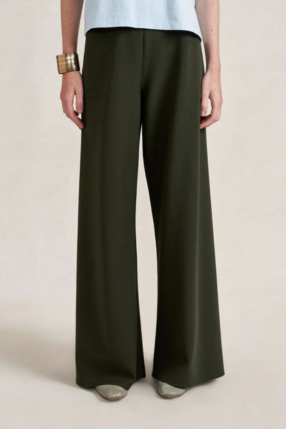 Colby Pant in Dark Olive