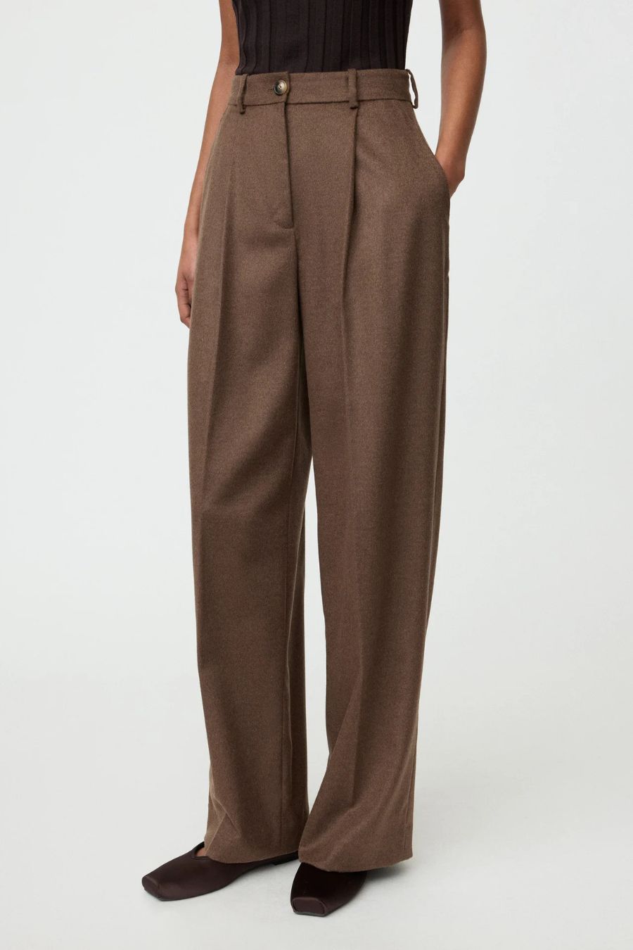 Wide Pleat Trousers in Mocha