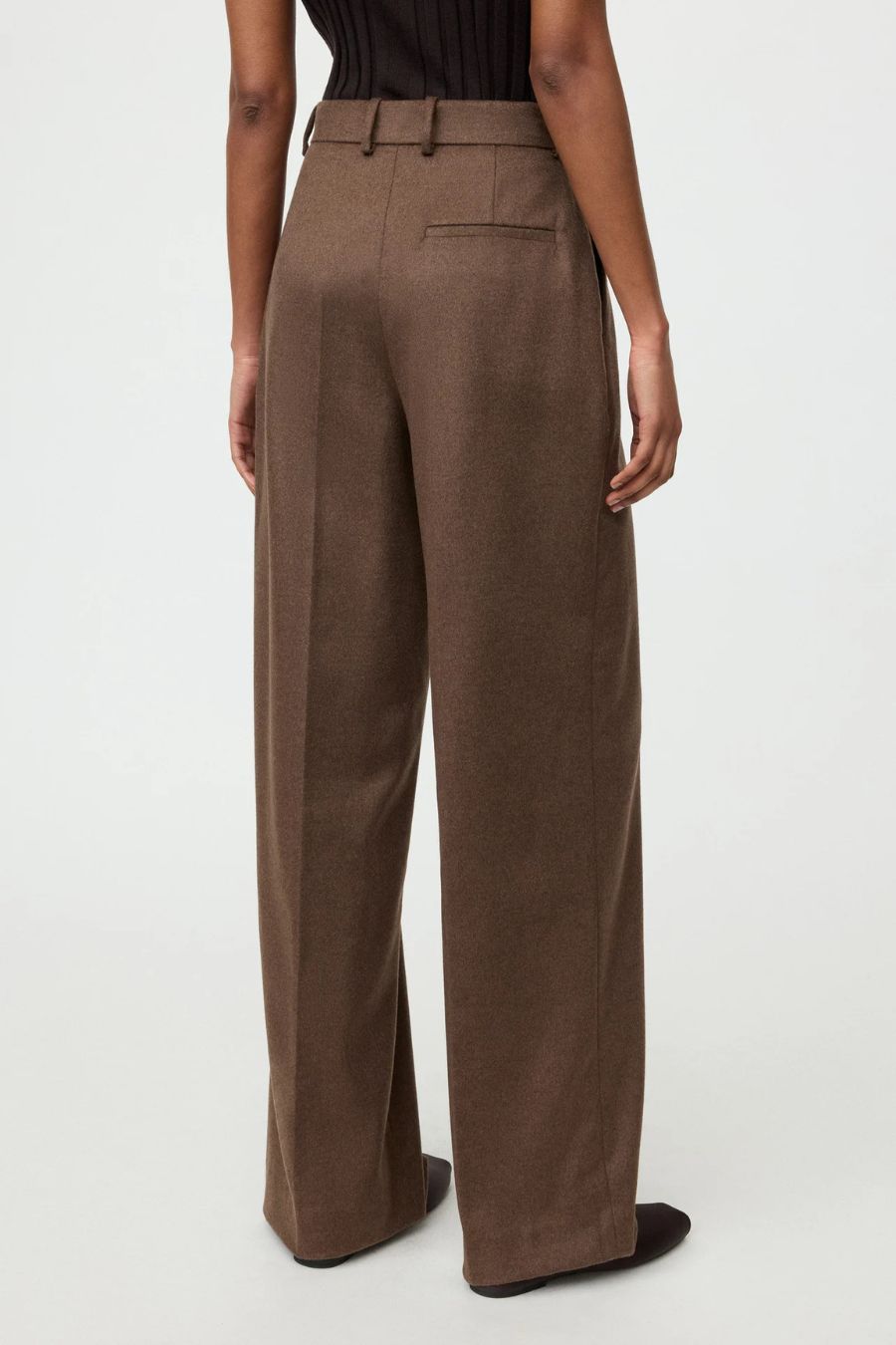 Wide Pleat Trousers in Mocha