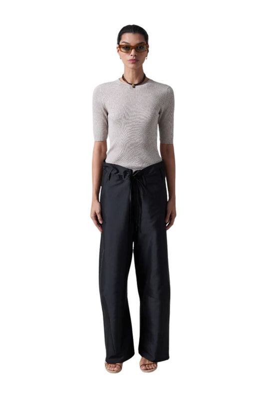 Techno Taffeta Barrel Pant in Black