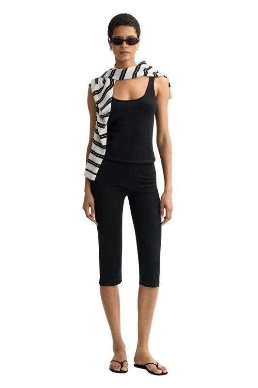Capri Pant in Black