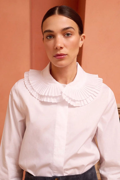 Belleville Shirt in White by Maria De La Orden