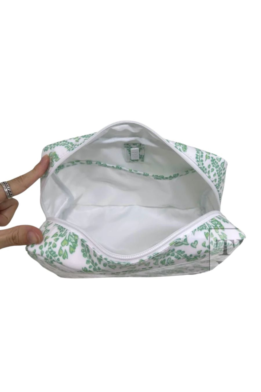 Luxe Gloss Wash Bag Large in All Heart Kelly Green