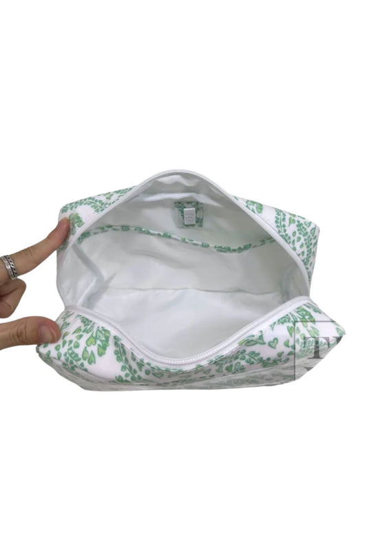 Luxe Gloss Wash Bag Large in All Heart Kelly Green