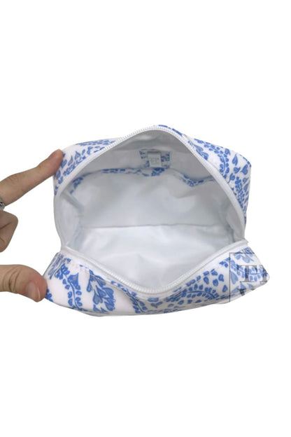 Luxe Gloss Wash Bag Medium in All Heart Blue