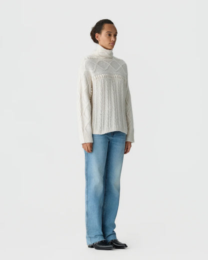 Super Cloud Turtleneck in Cream