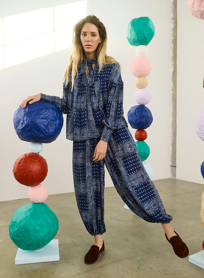 Briggs Pant in Inkwell Paisley